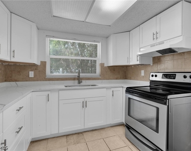 421 Se 24th Avenue - Photo Thumbnail 3