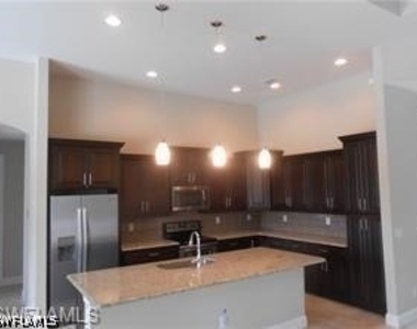1901 Se 21st Terrace - Photo Thumbnail 22