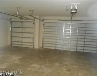 1901 Se 21st Terrace - Photo Thumbnail 12
