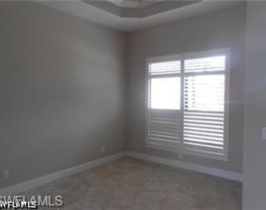 1901 Se 21st Terrace - Photo Thumbnail 3