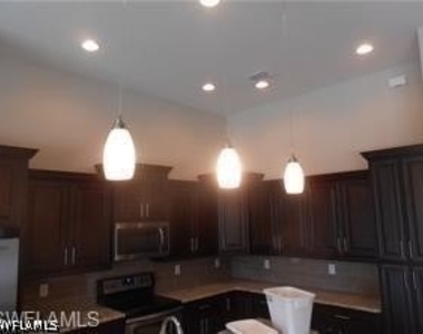 1901 Se 21st Terrace - Photo Thumbnail 21