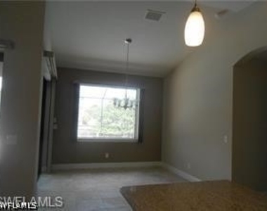 1901 Se 21st Terrace - Photo Thumbnail 18