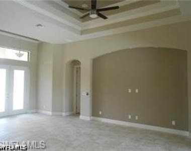 1901 Se 21st Terrace - Photo Thumbnail 17
