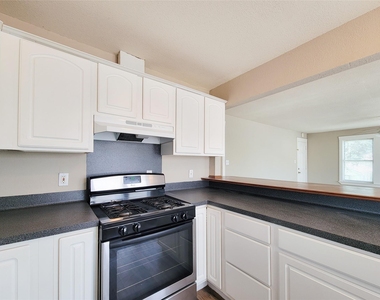 4634 Norhill Boulevard - Photo Thumbnail 12