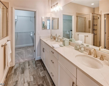 6960 Avalon Circle - Photo Thumbnail 12