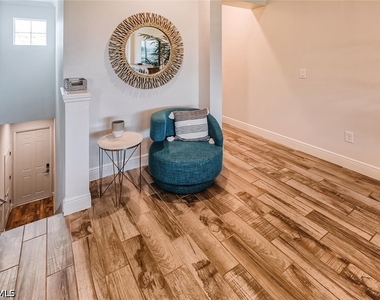 6960 Avalon Circle - Photo Thumbnail 6