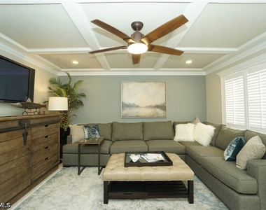 480 5th Street S - Photo Thumbnail 4