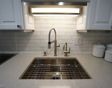 480 5th Street S - Photo Thumbnail 9