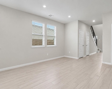 17542 Rosette Grass Drive - Photo Thumbnail 10
