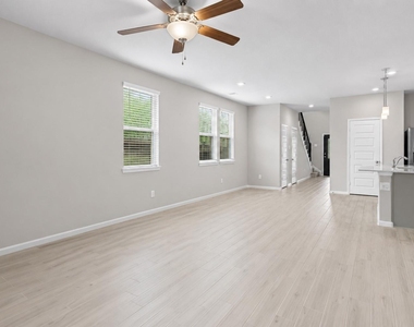 17542 Rosette Grass Drive - Photo Thumbnail 14