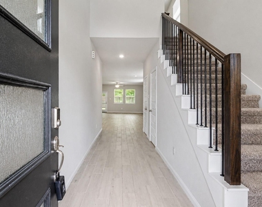 17542 Rosette Grass Drive - Photo Thumbnail 5