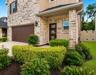 17542 Rosette Grass Drive - Photo Thumbnail 4
