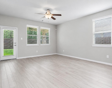 17542 Rosette Grass Drive - Photo Thumbnail 8
