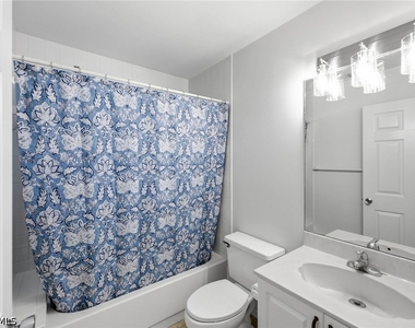 138 Pebble Shores Drive - Photo Thumbnail 18