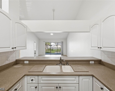 138 Pebble Shores Drive - Photo Thumbnail 10