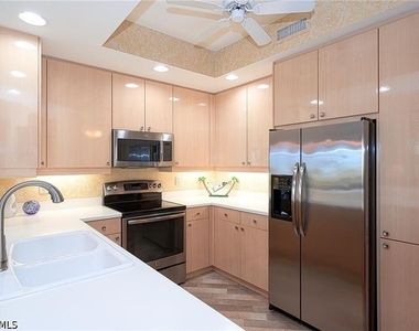 430 Cove Tower Drive - Photo Thumbnail 6