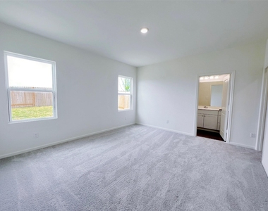 680 Amesbury Road - Photo Thumbnail 7