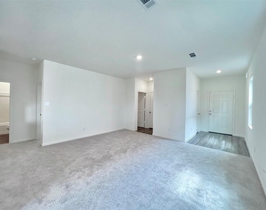 680 Amesbury Road - Photo Thumbnail 3