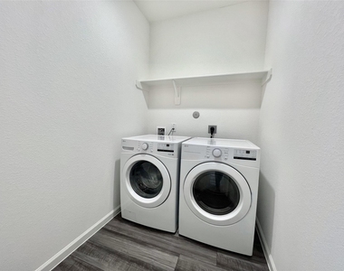 680 Amesbury Road - Photo Thumbnail 14