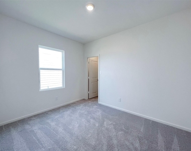 680 Amesbury Road - Photo Thumbnail 13