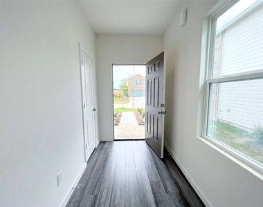 680 Amesbury Road - Photo Thumbnail 2