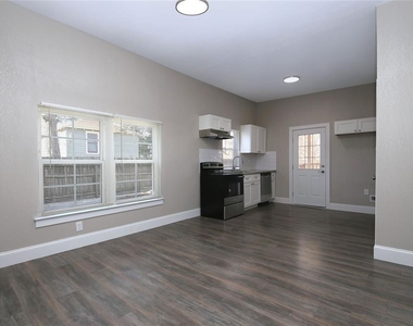 4445 Rusk - Photo Thumbnail 10