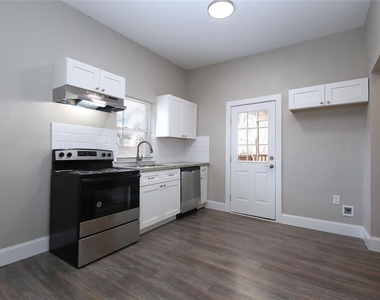 4445 Rusk - Photo Thumbnail 12