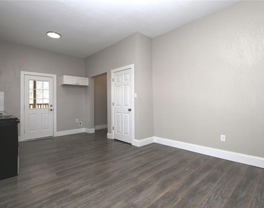 4445 Rusk - Photo Thumbnail 11