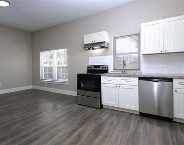 4445 Rusk - Photo Thumbnail 13
