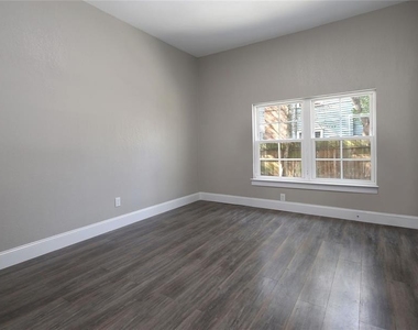 4445 Rusk - Photo Thumbnail 7