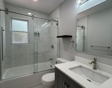 464 Hillcrest - Photo Thumbnail 11