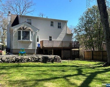 464 Hillcrest - Photo Thumbnail 14