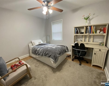 464 Hillcrest - Photo Thumbnail 9