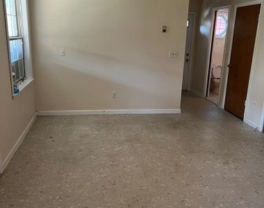 473 Washington - Photo Thumbnail 2