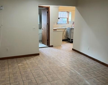 473 Washington - Photo Thumbnail 3
