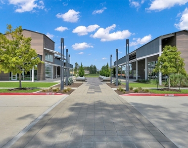 17446 Vino Vines Lane - Photo Thumbnail 32