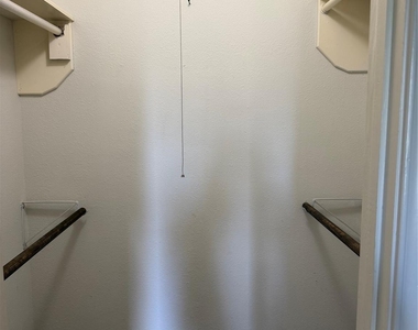 151 Country Oaks Street - Photo Thumbnail 7