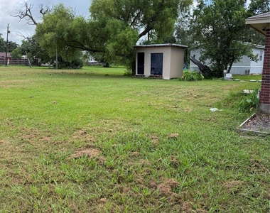 151 Country Oaks Street - Photo Thumbnail 16