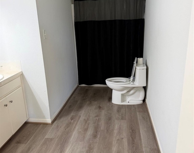 151 Country Oaks Street - Photo Thumbnail 8