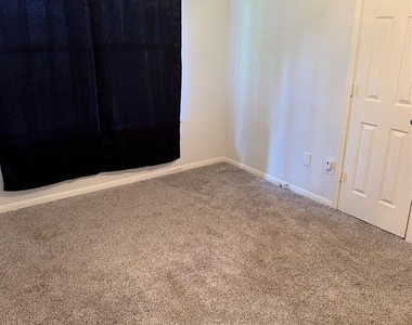 151 Country Oaks Street - Photo Thumbnail 10