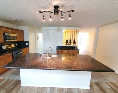 18203 Afton Hollow Lane - Photo Thumbnail 7