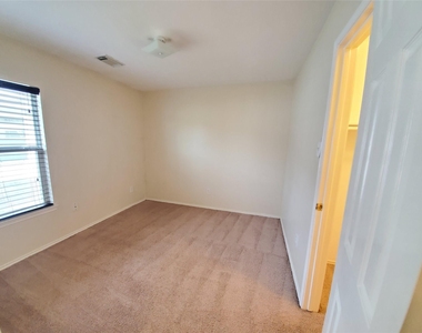18203 Afton Hollow Lane - Photo Thumbnail 23