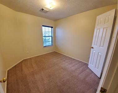 18203 Afton Hollow Lane - Photo Thumbnail 21