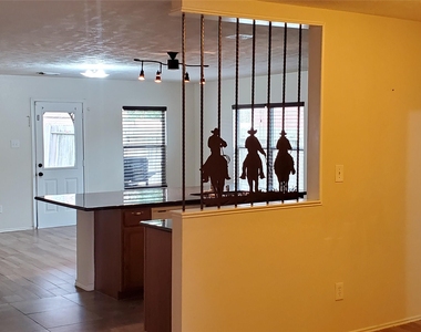 18203 Afton Hollow Lane - Photo Thumbnail 4
