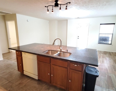 18203 Afton Hollow Lane - Photo Thumbnail 12