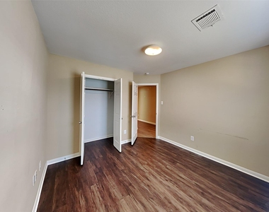 4407 Nueces River Loop - Photo Thumbnail 12
