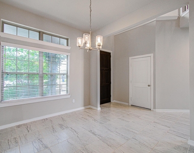 11006 Bexley Village Court - Photo Thumbnail 4