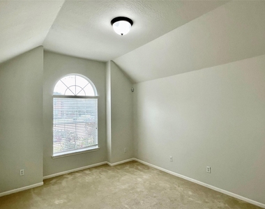 17606 Mossy Brook Court - Photo Thumbnail 19
