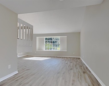 3310 Hampton Drive - Photo Thumbnail 3