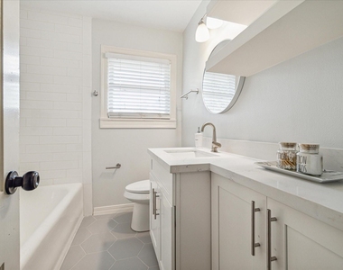 1745 Lexington Street - Photo Thumbnail 12
